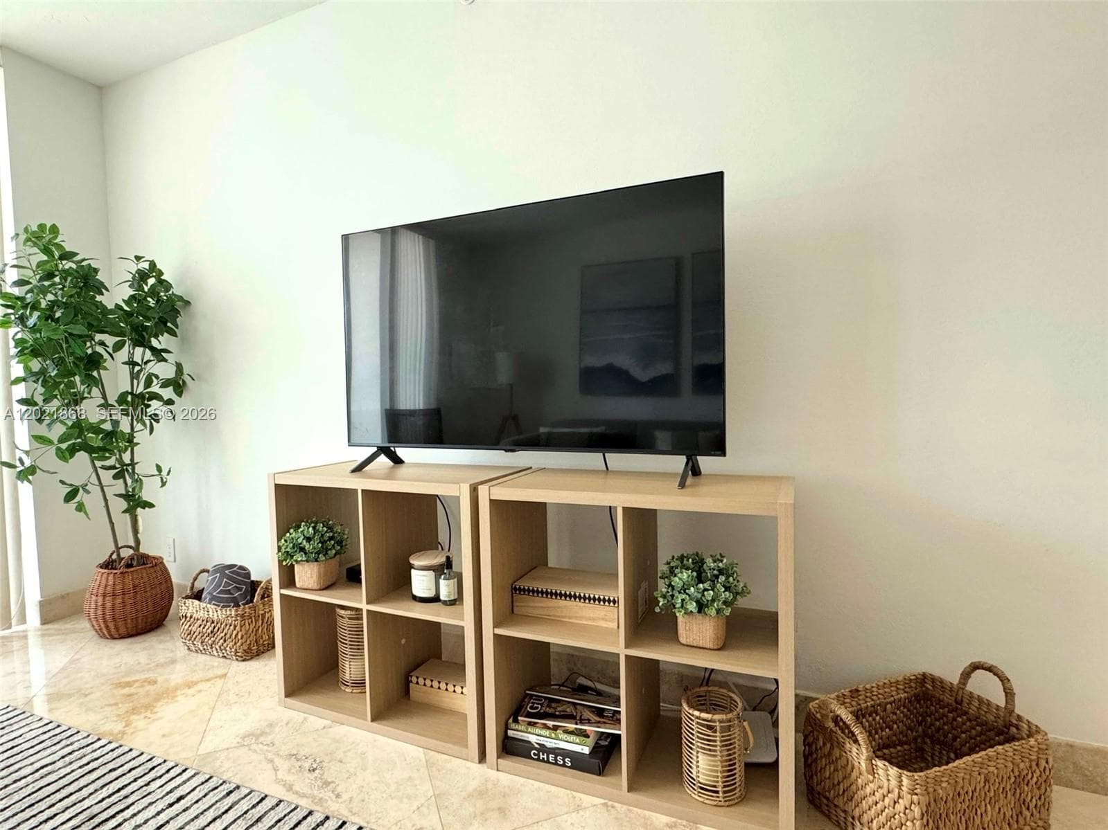 RESIDENCES ON HOLLYWOOD B · #119 in Hollywood - Photo 9