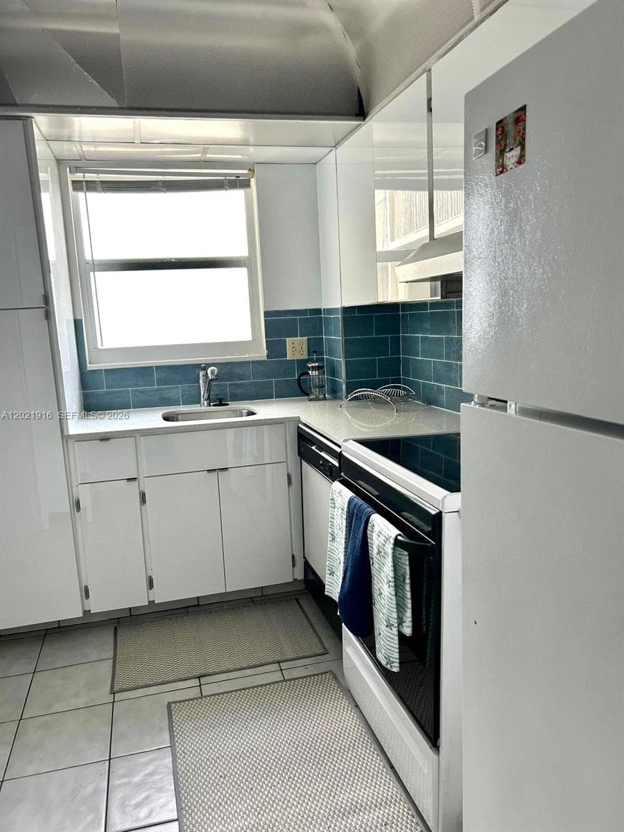 ADMIRALTY TOWERS CONDOMIN · #1106 in Pompano Beach - Photo 12