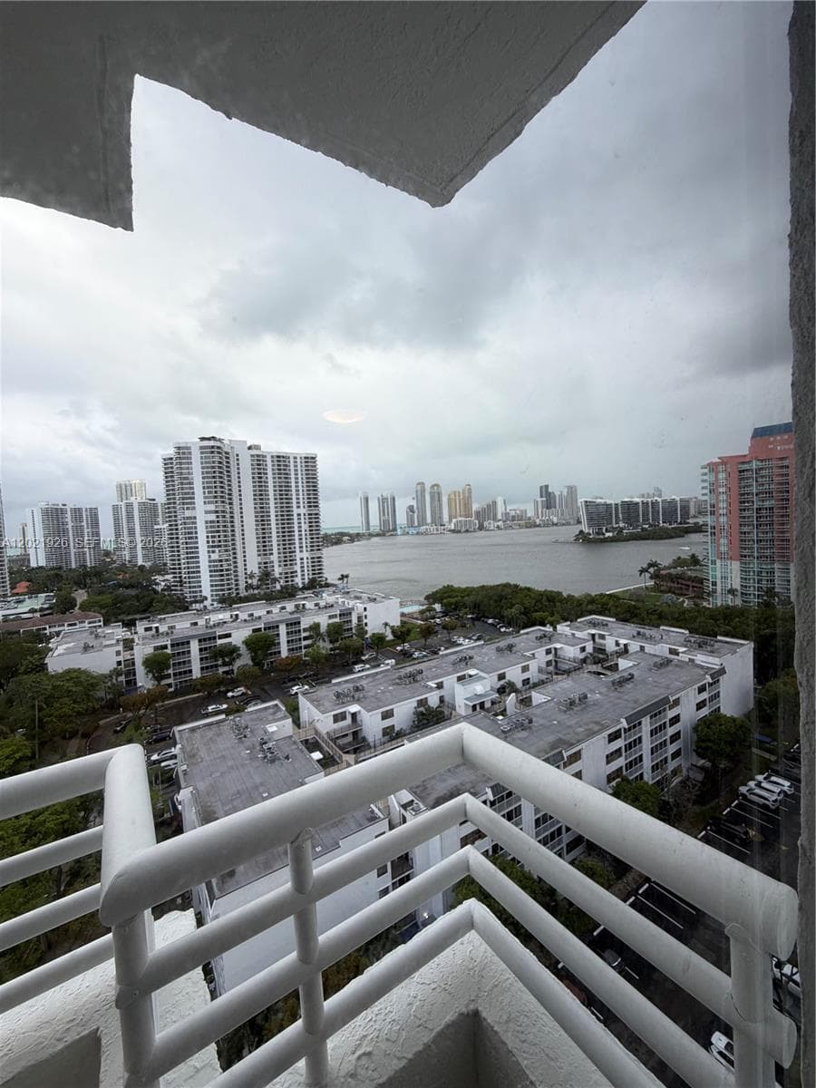 Parc Central East · #1713 in Aventura - Photo 15