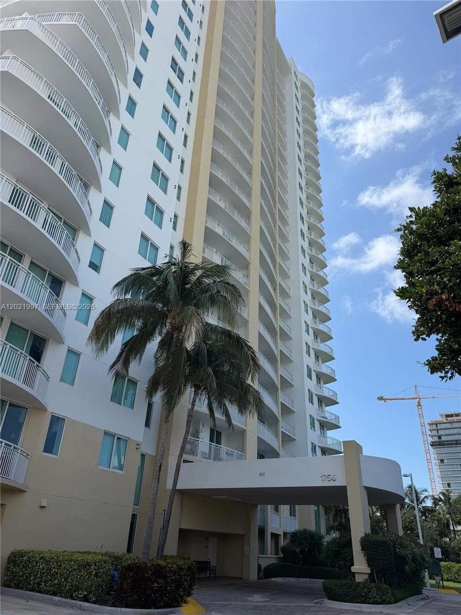 Duo Condominium · #2404E in Hallandale Beach - Photo 17