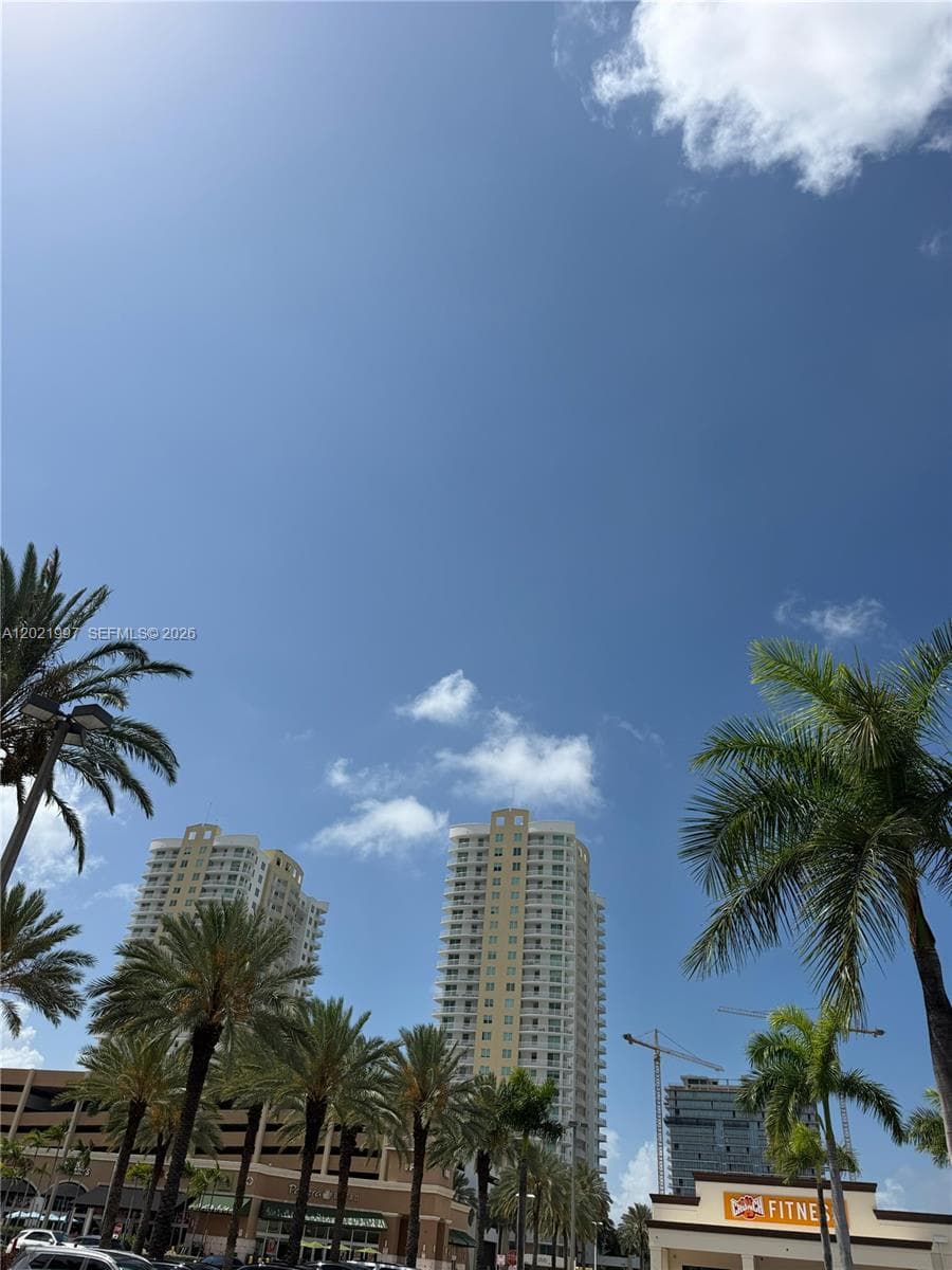 Duo Condominium · #2404E in Hallandale Beach - Photo 18