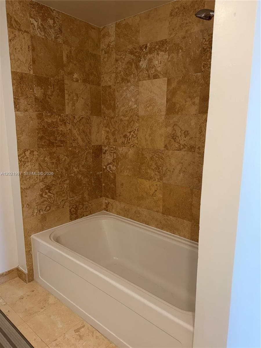 Duo Condominium · #2404E in Hallandale Beach - Photo 15