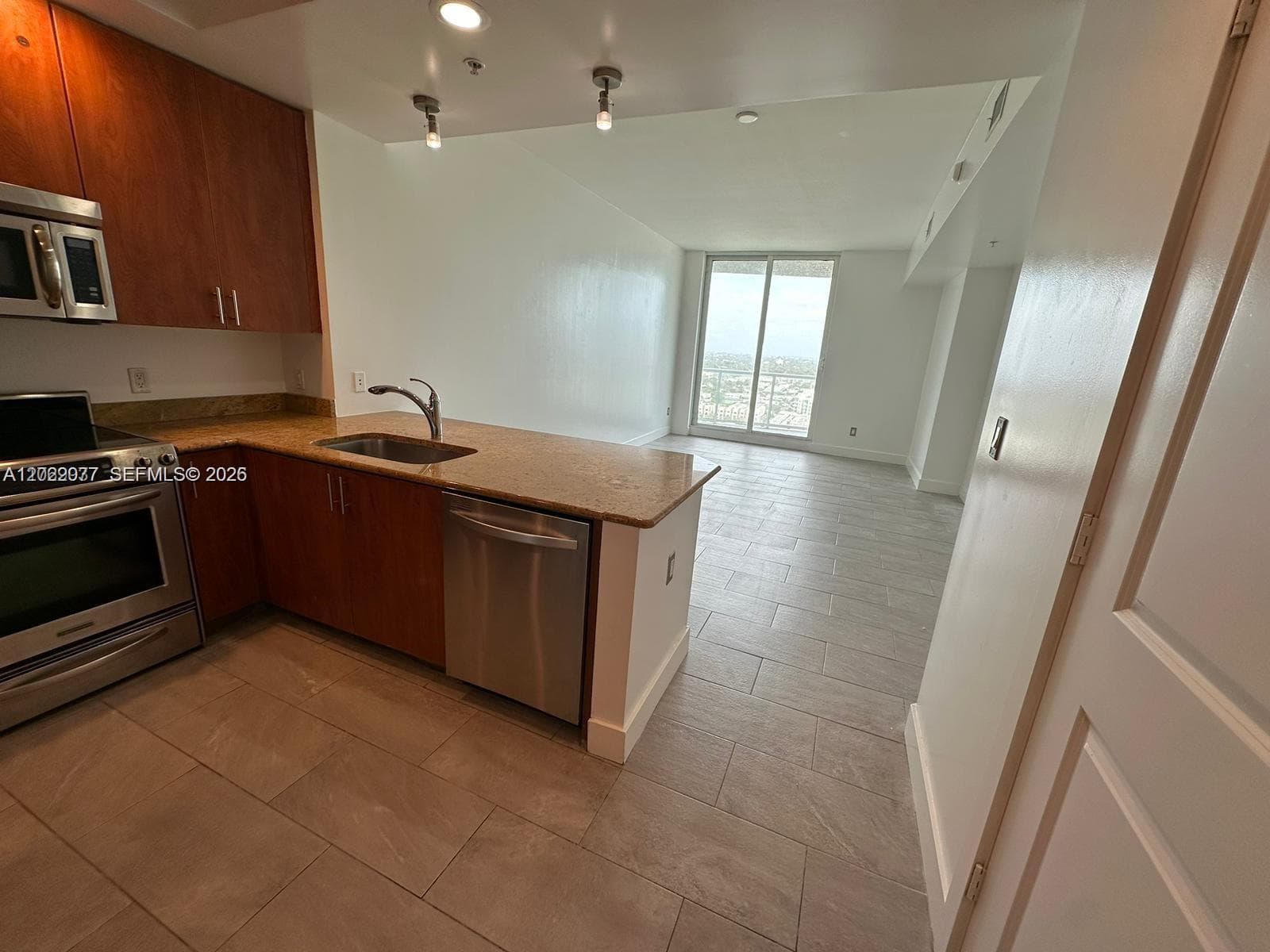 STRADA 315 CONDO · #2009 in Fort Lauderdale - Photo 2