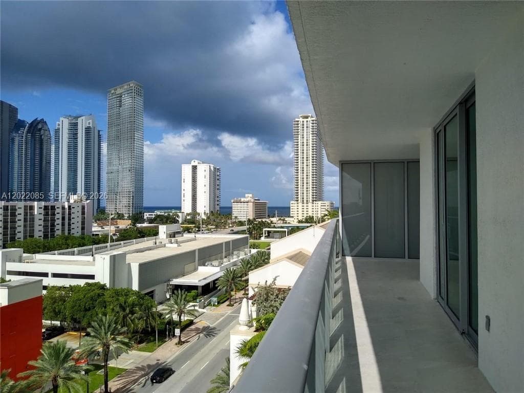Parque Towers · #5-1003 in Sunny Isles Beach - Photo 3