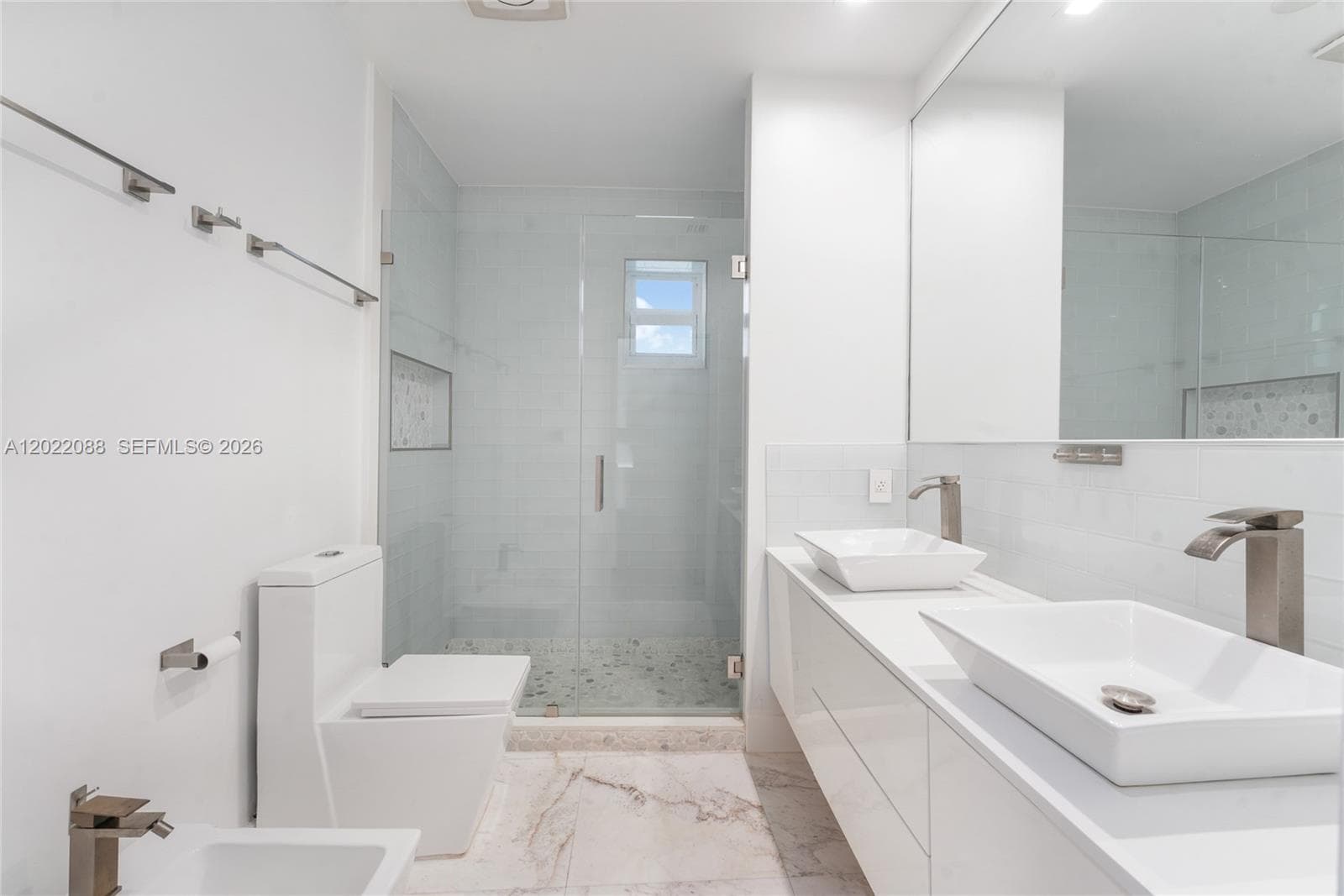 801 NE 76th St photo 13