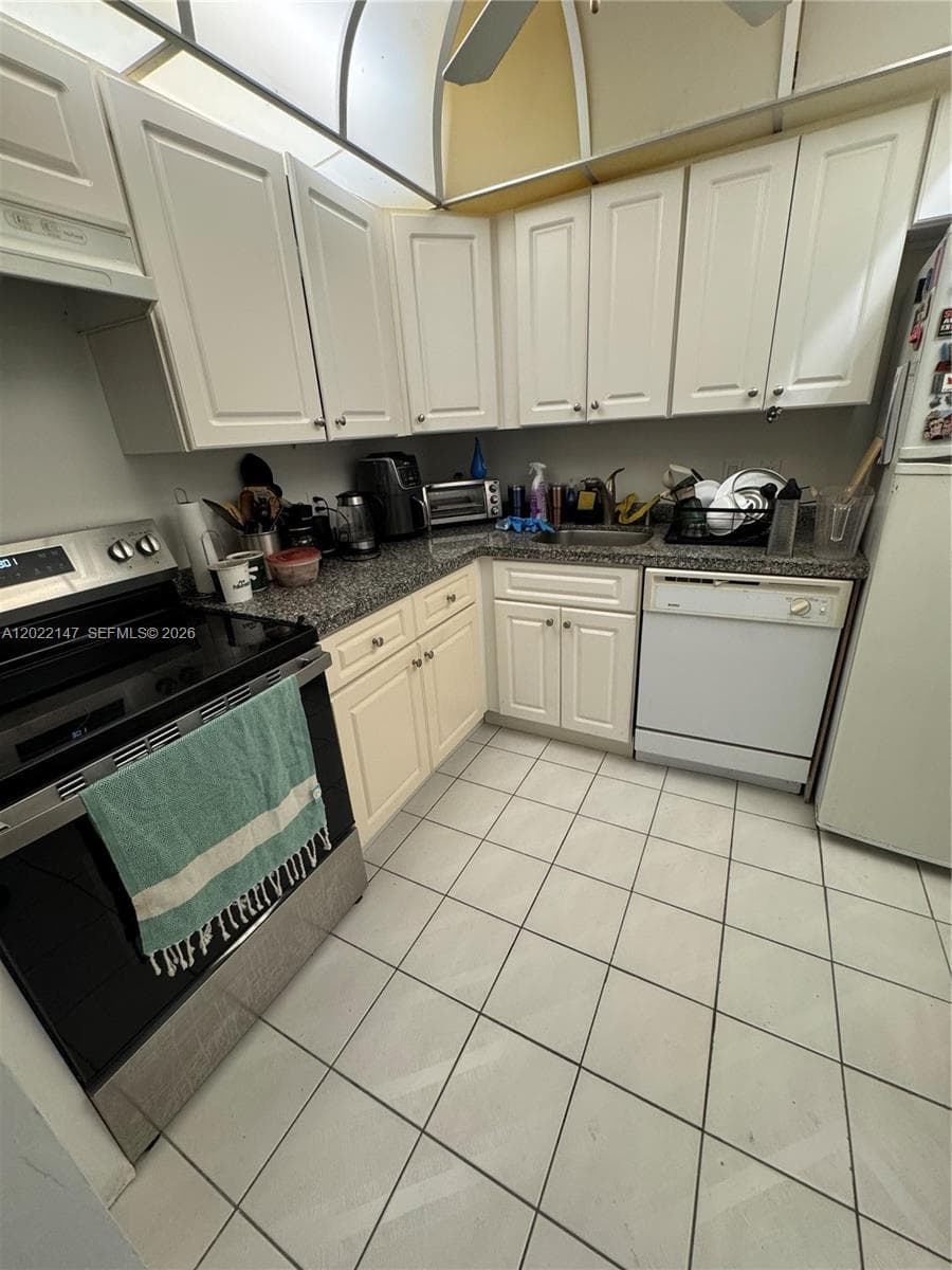 CORONADO CONDO TOWER I · #1205 in Aventura - Photo 14
