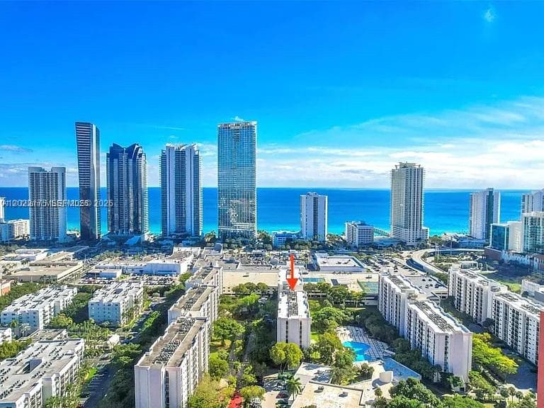 PLAZA OF AMERICAS CONDO · #1018 in Sunny Isles Beach - Photo 2