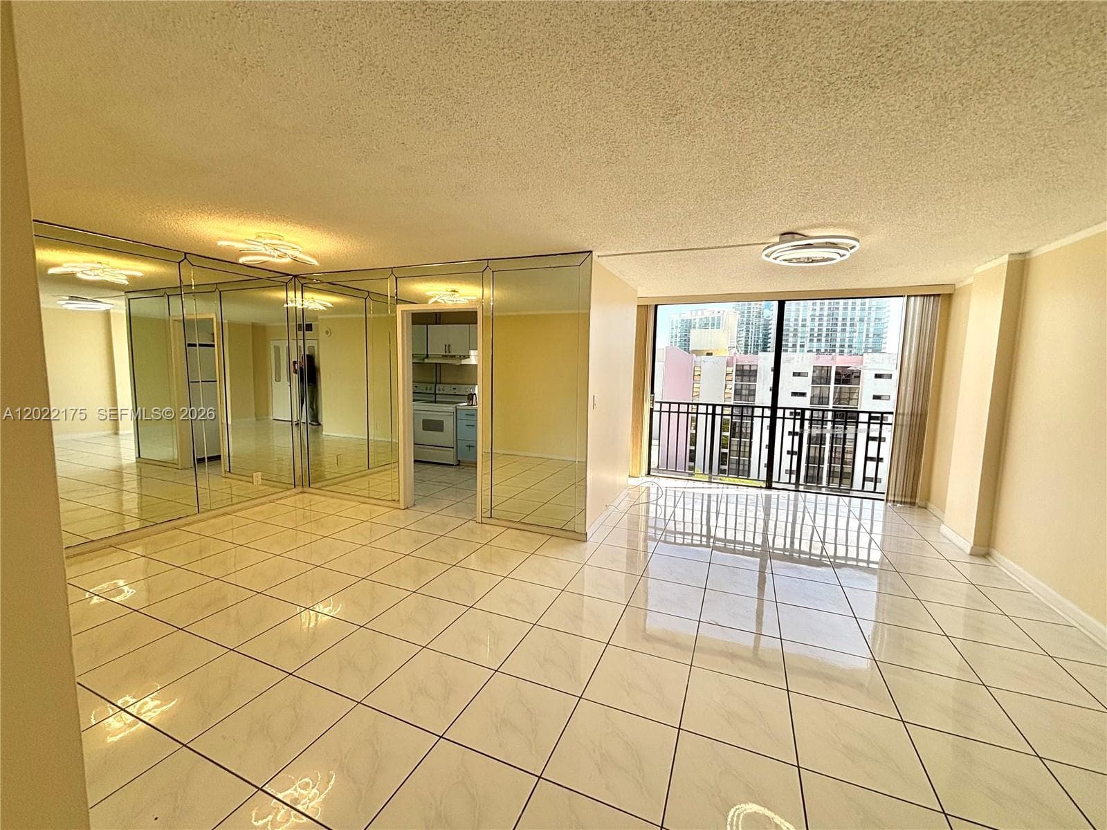 PLAZA OF AMERICAS CONDO · #1018 in Sunny Isles Beach - Photo 17