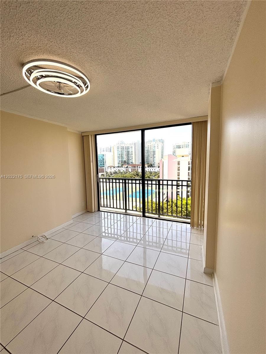 PLAZA OF AMERICAS CONDO · #1018 in Sunny Isles Beach - Photo 12