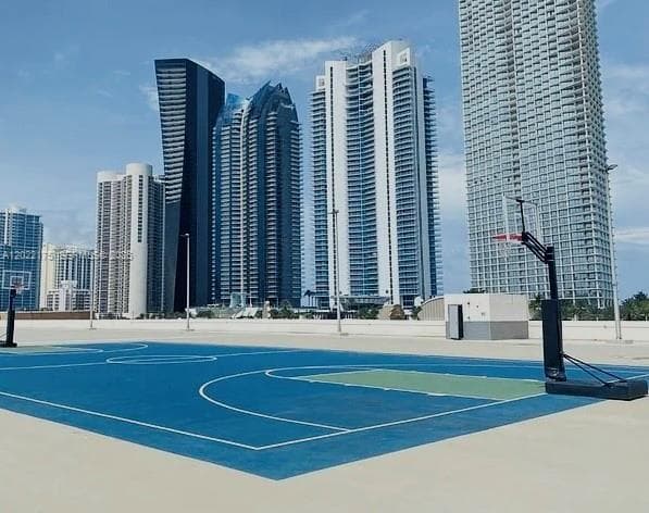 PLAZA OF AMERICAS CONDO · #1018 in Sunny Isles Beach - Photo 20