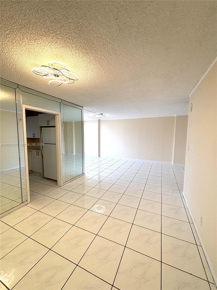 PLAZA OF AMERICAS CONDO · #1018 in Sunny Isles Beach - Photo 10