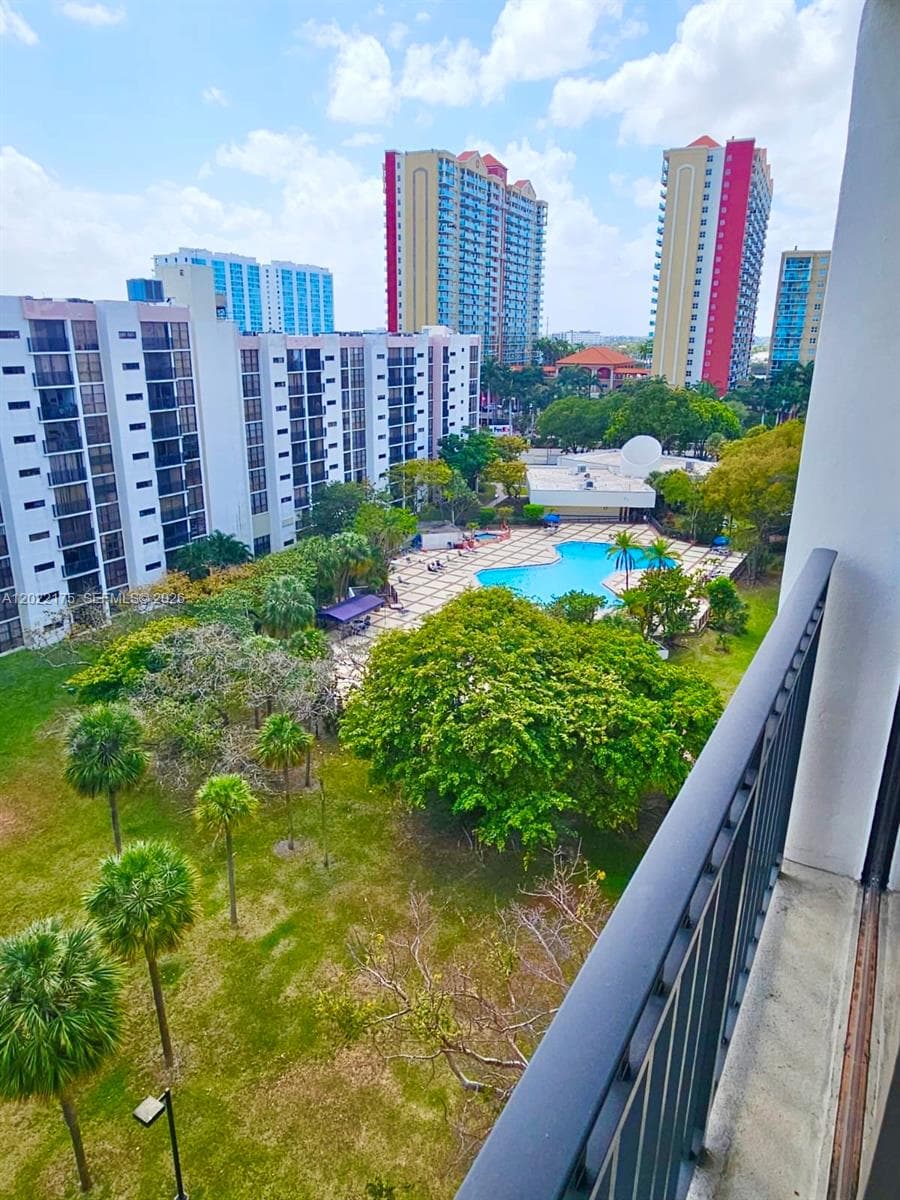 PLAZA OF AMERICAS CONDO · #1018 in Sunny Isles Beach - Photo 15