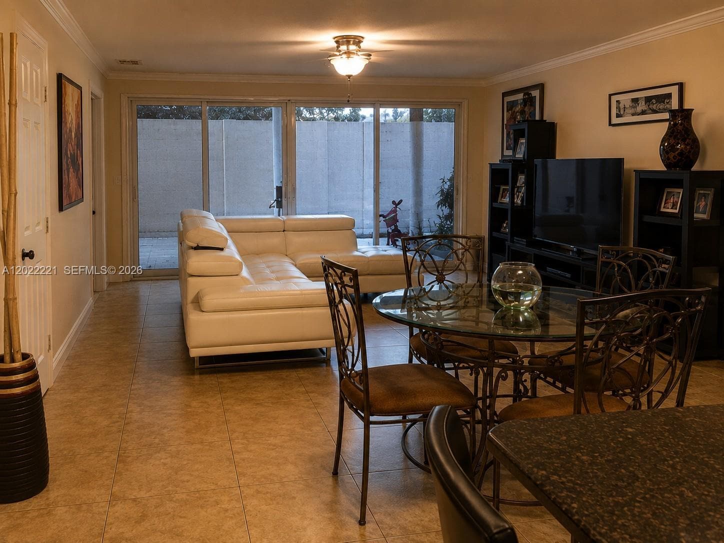 PINEWOOD CONDO · #8 in Hollywood - Photo 2