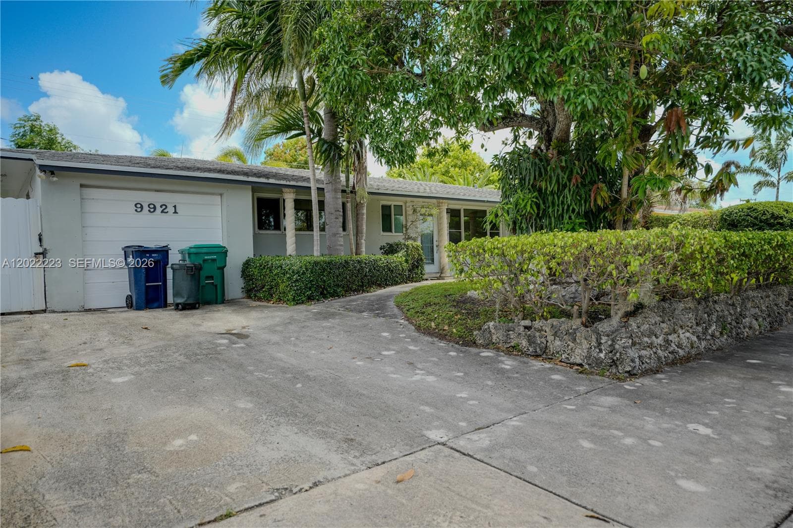 9921 SW 165th Ter photo 2