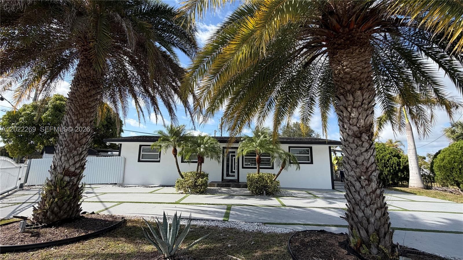 11500 SW 185th Ter #0 photo 2