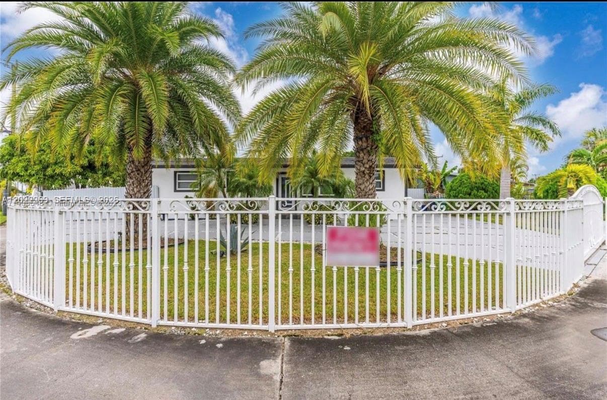 11500 SW 185th Ter #0 photo 1