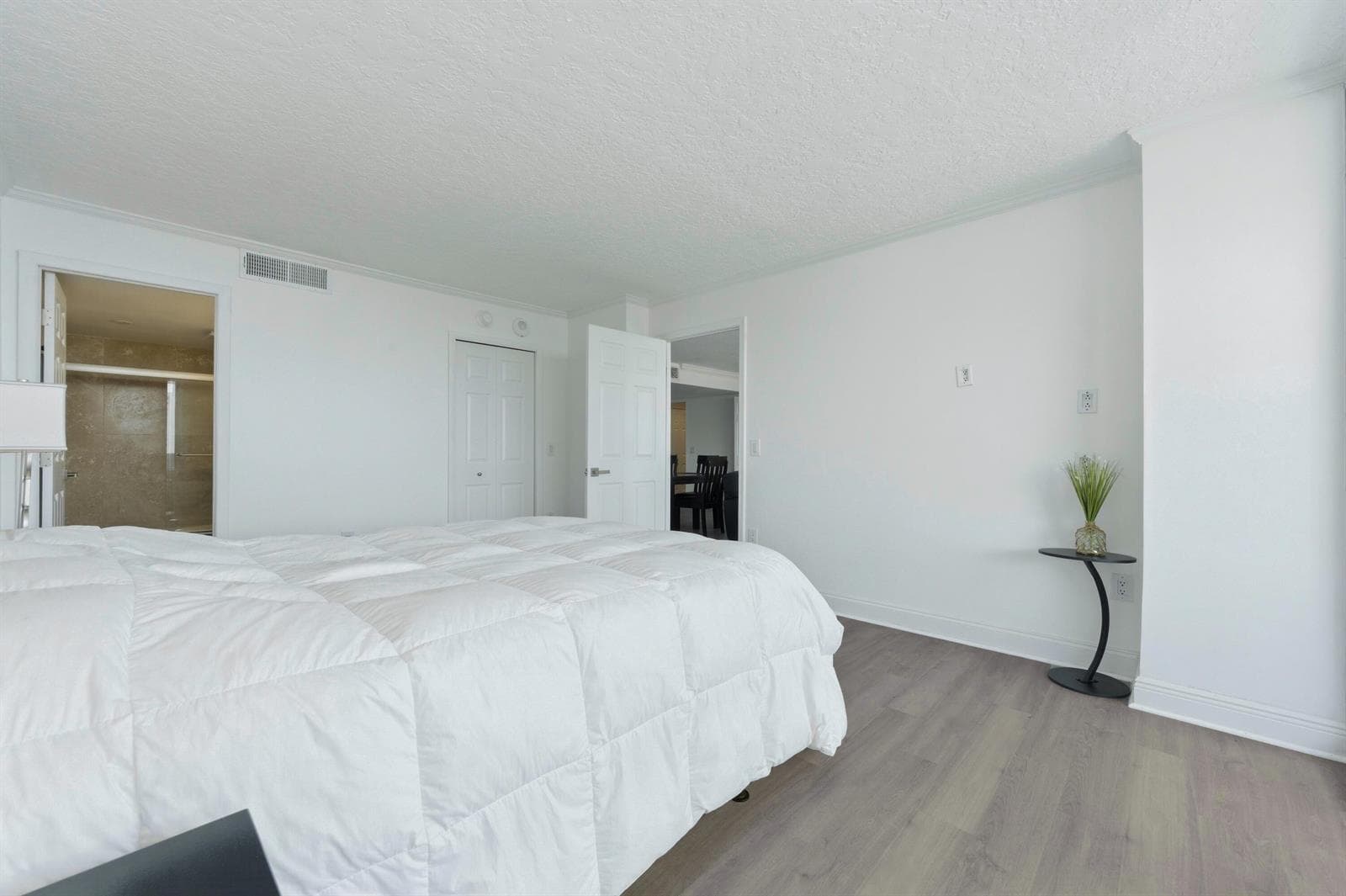 Serene Bedroom Retreat
