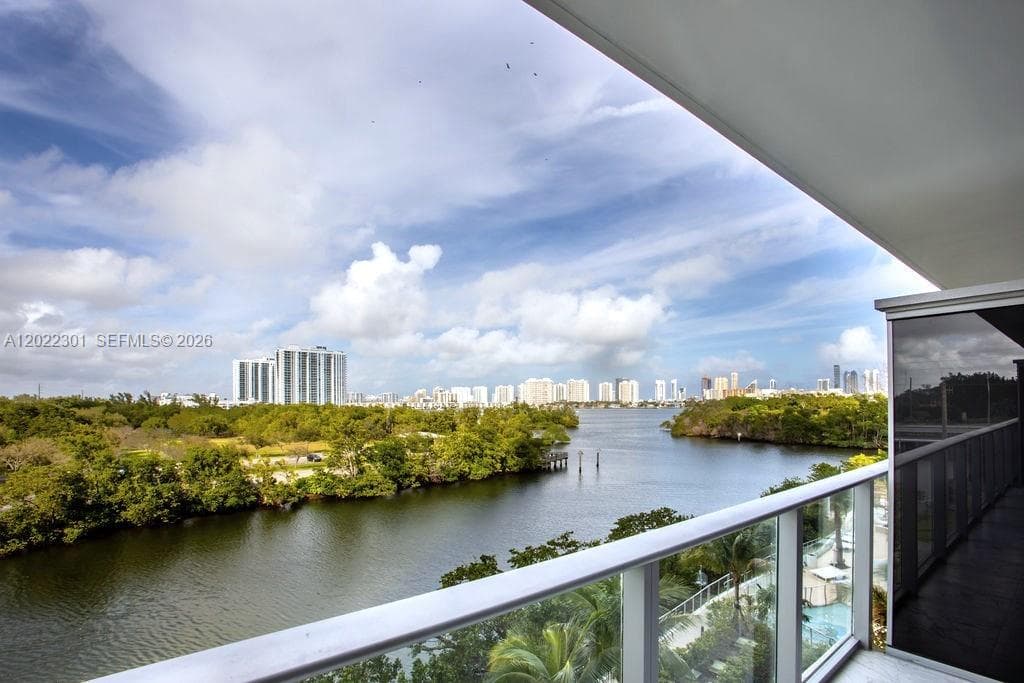 THE HARBOUR · #403 in North Miami Beach - Photo 16