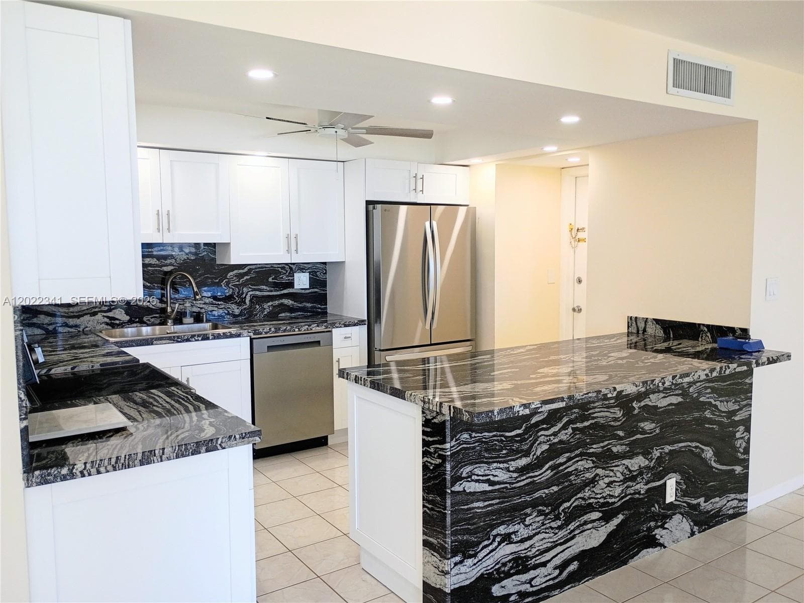 TRAFALGAR TOWERS CONDOMIN · #1208 in Hollywood - Photo 16