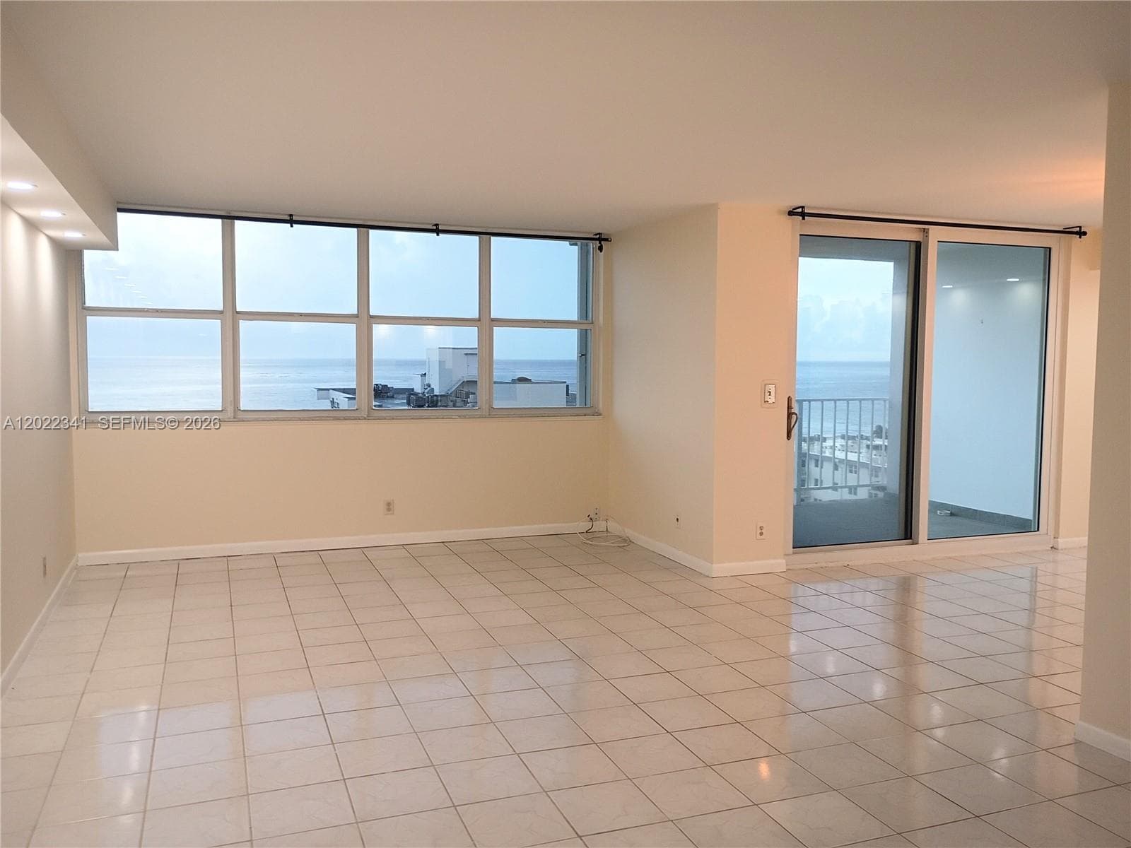 TRAFALGAR TOWERS CONDOMIN · #1208 in Hollywood - Photo 26