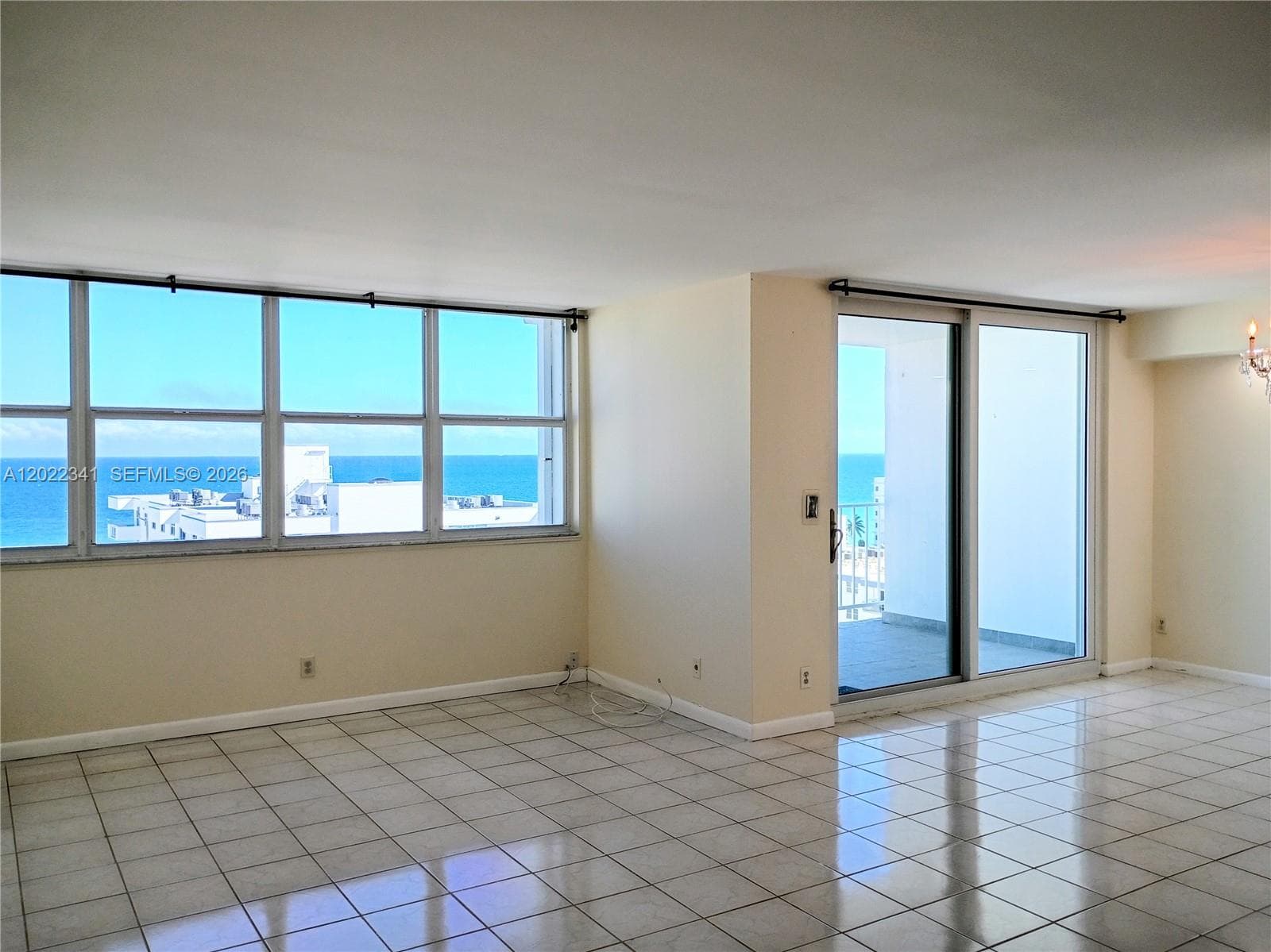 TRAFALGAR TOWERS CONDOMIN · #1208 in Hollywood - Photo 5