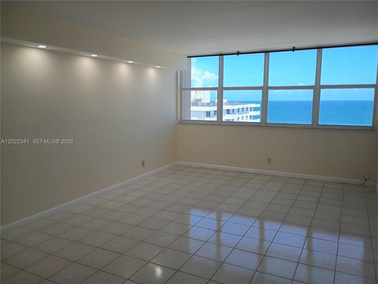 TRAFALGAR TOWERS CONDOMIN · #1208 in Hollywood - Photo 14