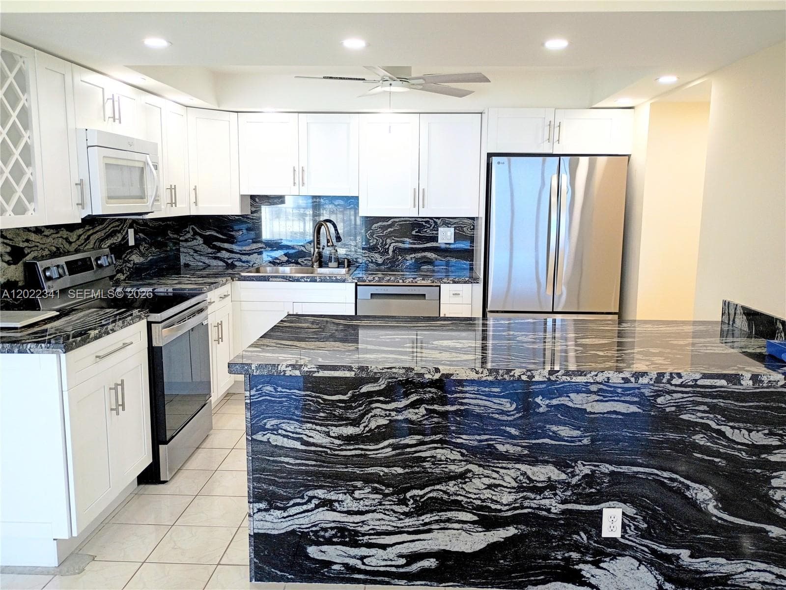 TRAFALGAR TOWERS CONDOMIN · #1208 in Hollywood - Photo 18