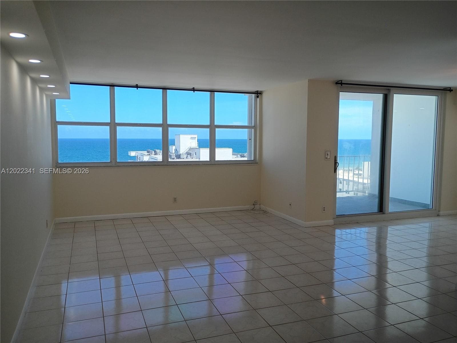 TRAFALGAR TOWERS CONDOMIN · #1208 in Hollywood - Photo 15