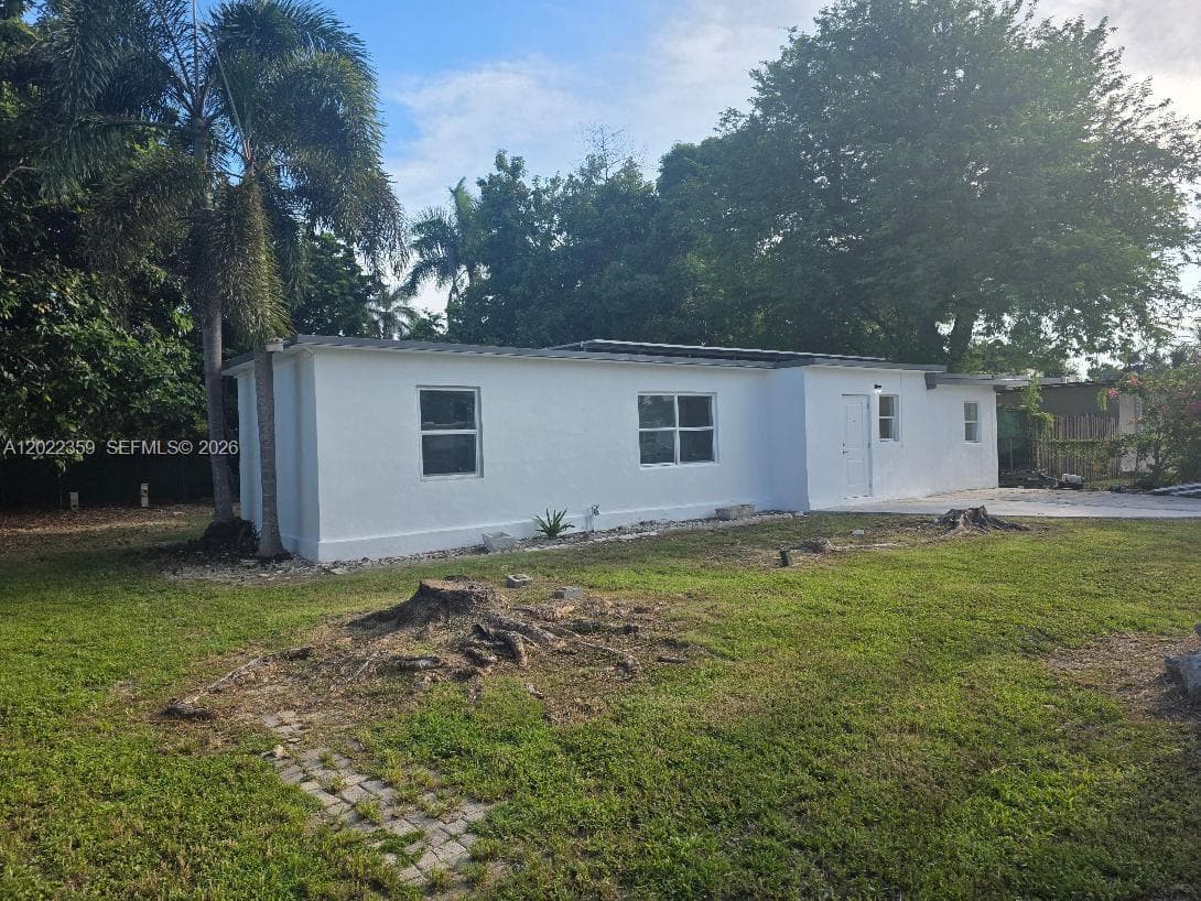 15340 Garfield Dr photo 2