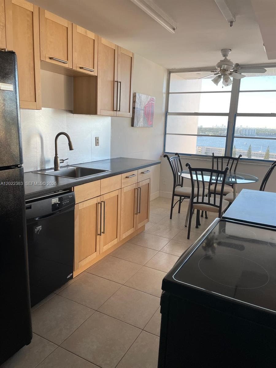 DEL PRADO MARINA · #1701/2 in Aventura - Photo 3