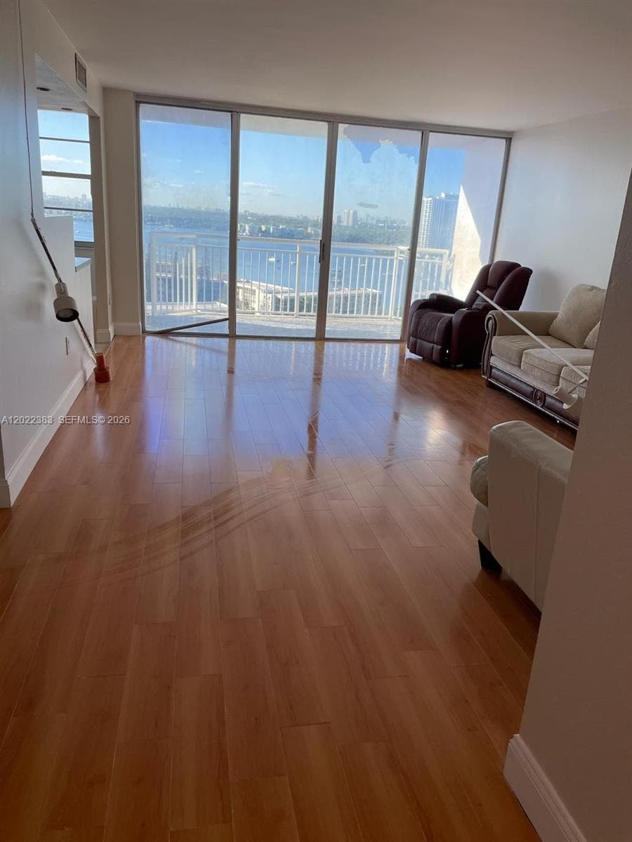 DEL PRADO MARINA · #1701/2 in Aventura - Photo 1