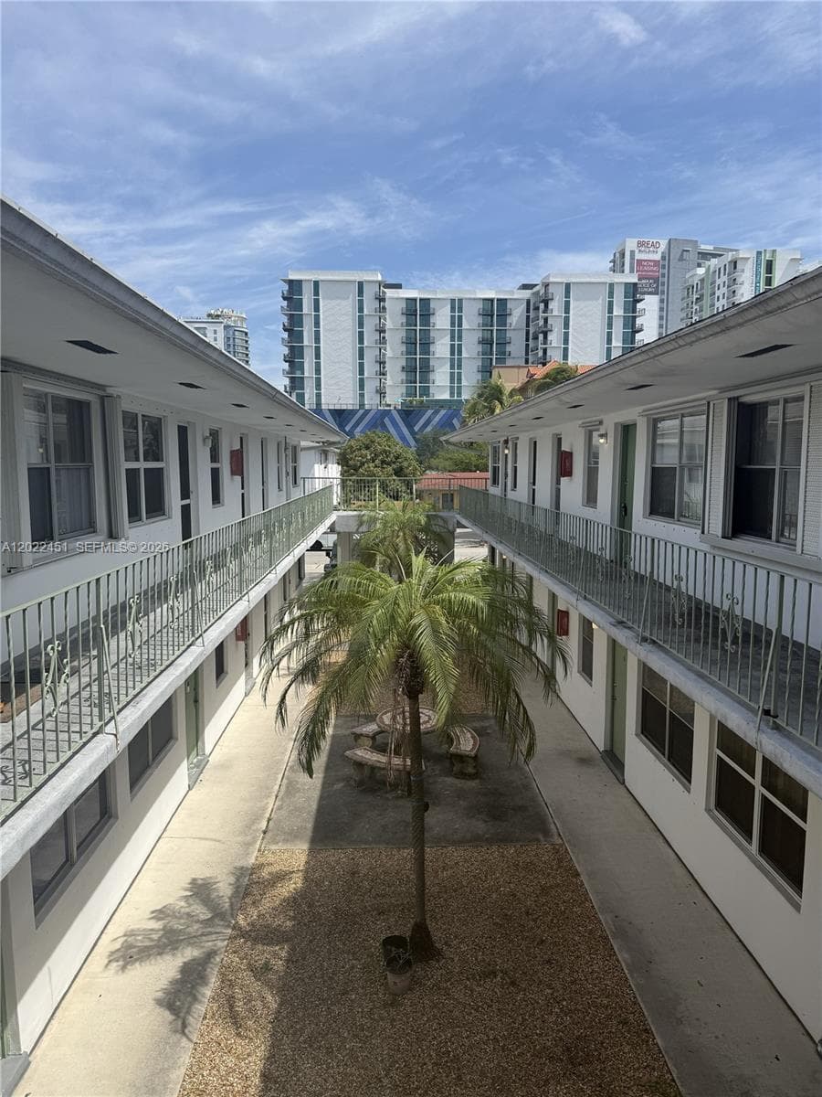 PALMVIEW CONDOMINIUM APAR · #7 in Hollywood - Photo 10