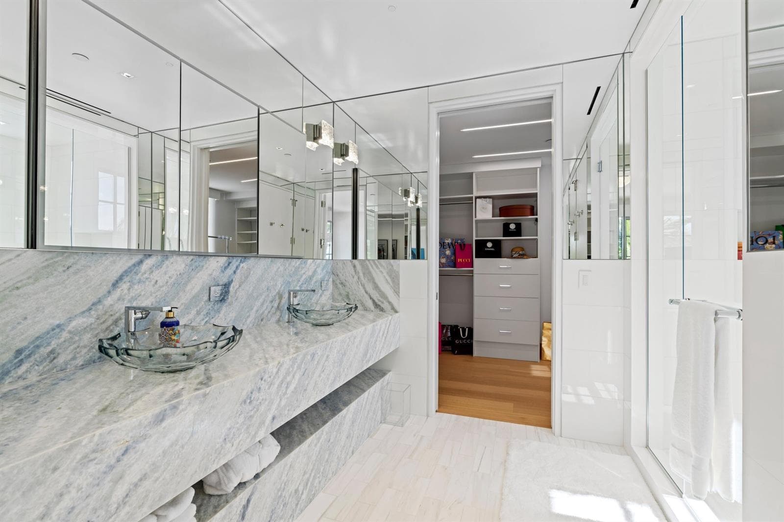 Dual Sinks and Vanity