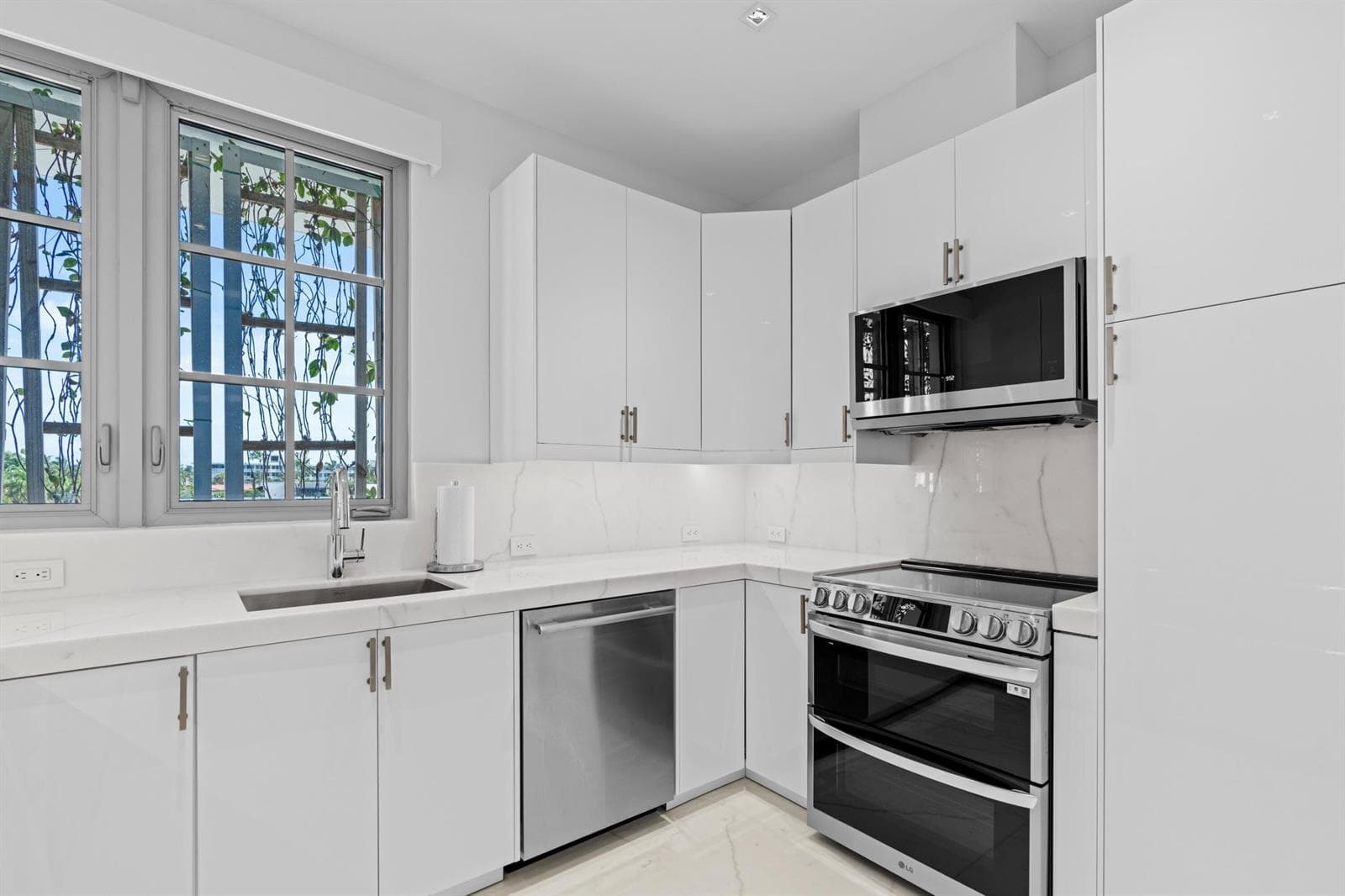 Bright Kitchen