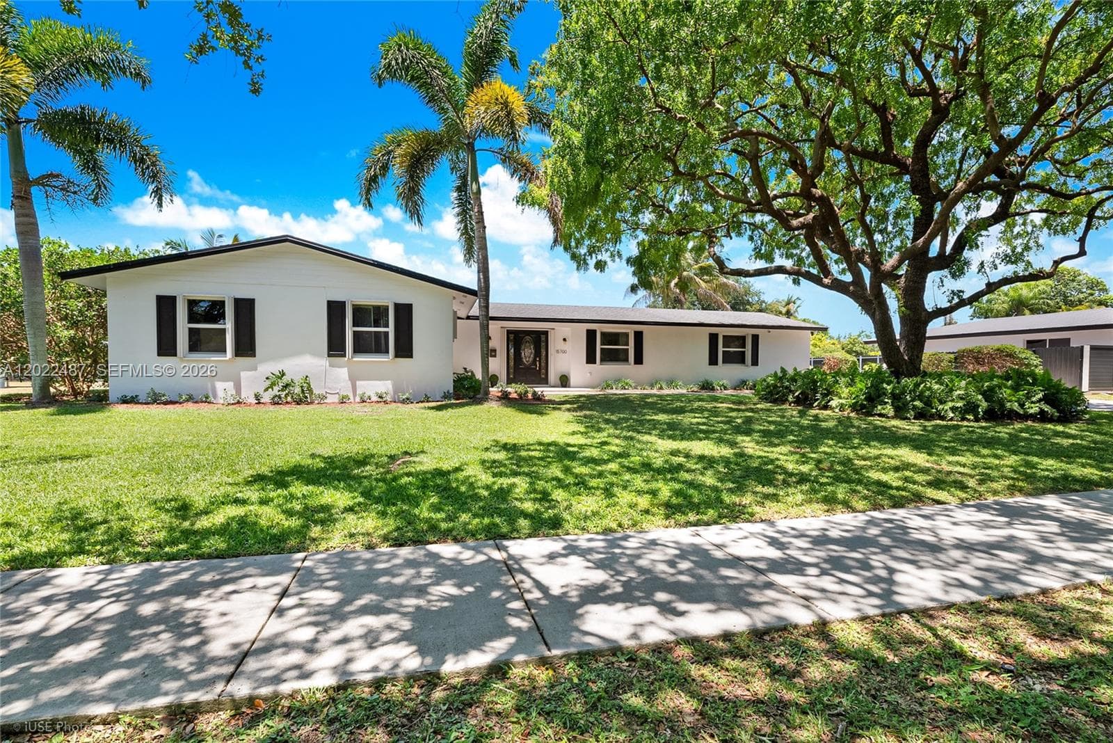 15700 SW 87th Ave photo 1