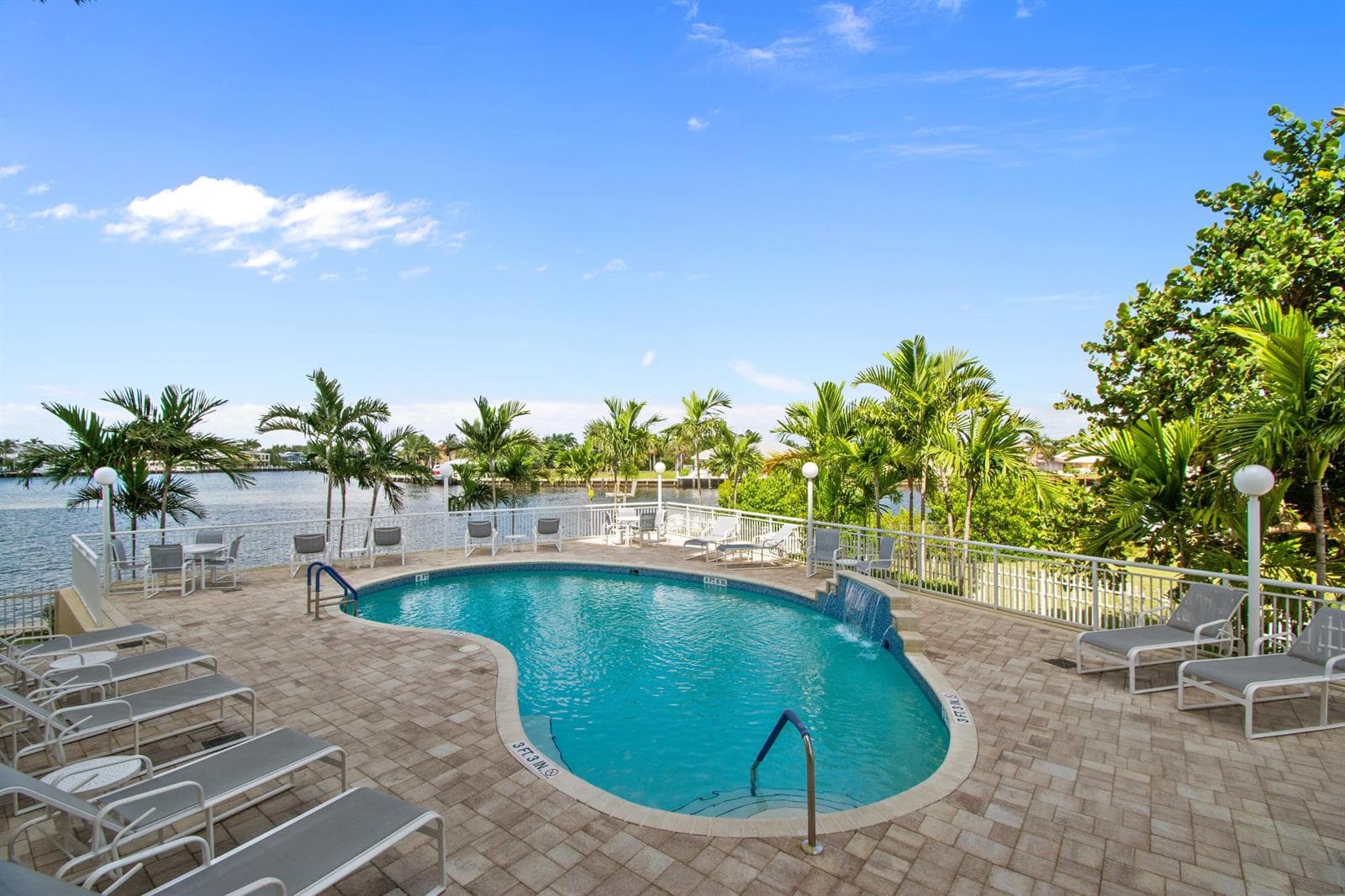 14_511BayshoreDrive203_29_Pool_HiRes