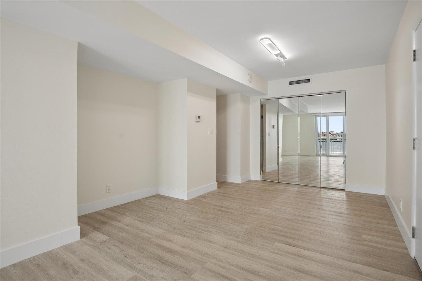04-Carbonara-511 Bayshore Dr #206-4