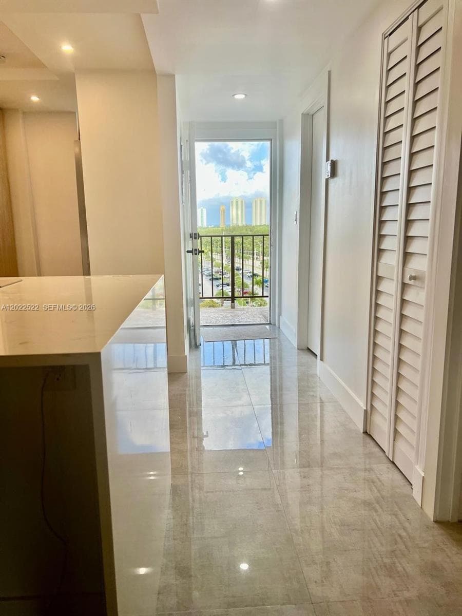 ISLAND SHORES CONDO · #1003 in North Miami Beach - Photo 6