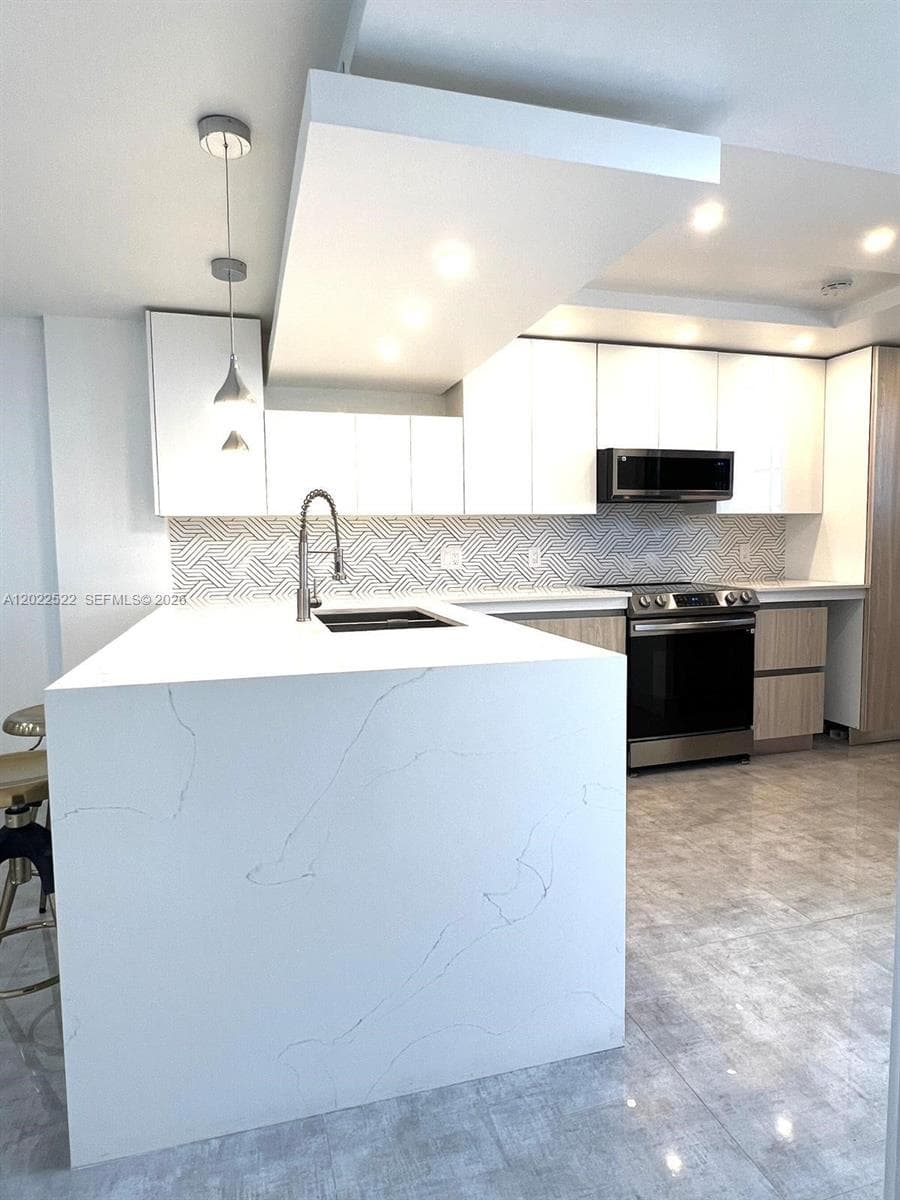 ISLAND SHORES CONDO · #1003 in North Miami Beach - Photo 1