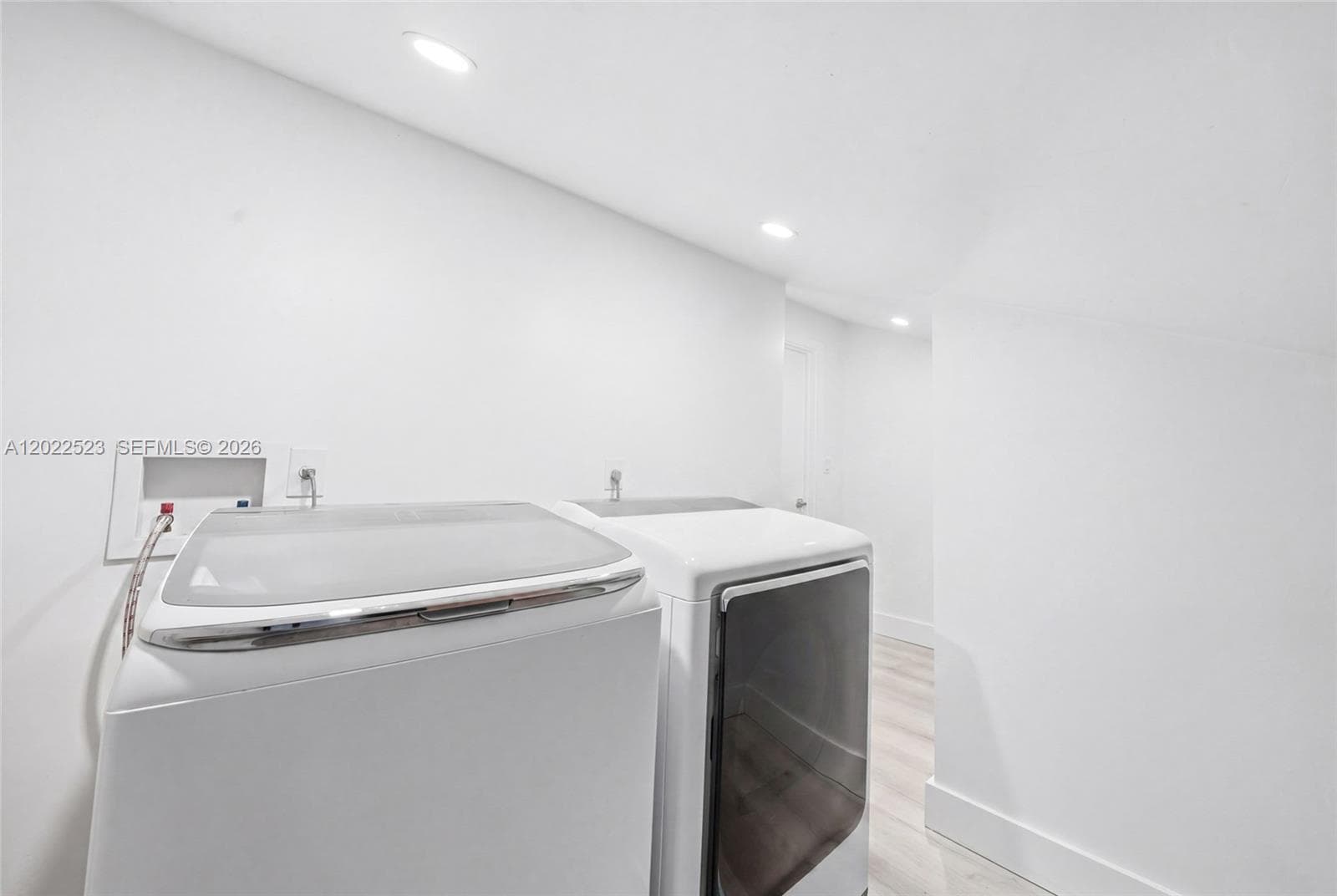 455 NE 210th Ter photo 21