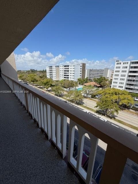 Meadowbrook Tower L · #607 in Hallandale Beach - Photo 4