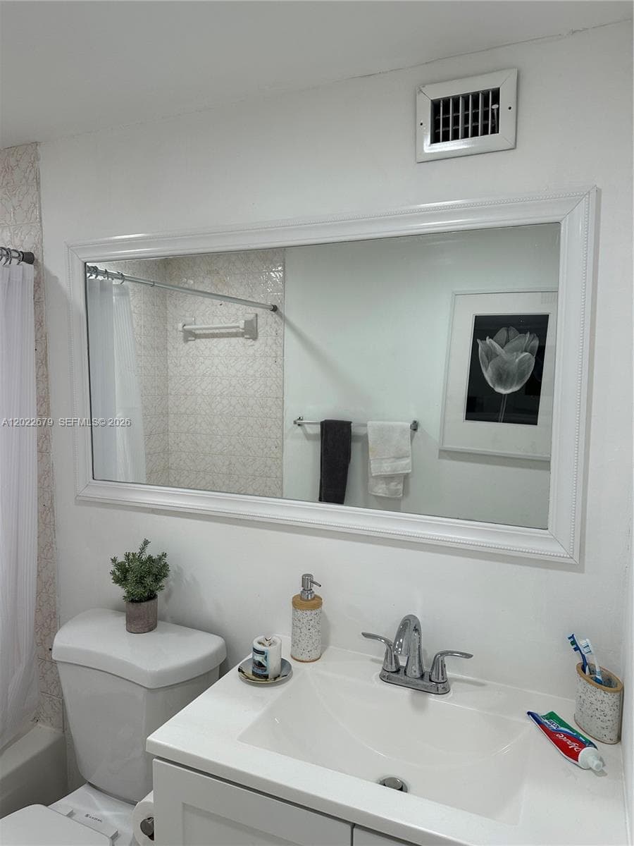 BAYVIEW TOWERS CONDO NORT · #B811 in North Miami - Photo 16