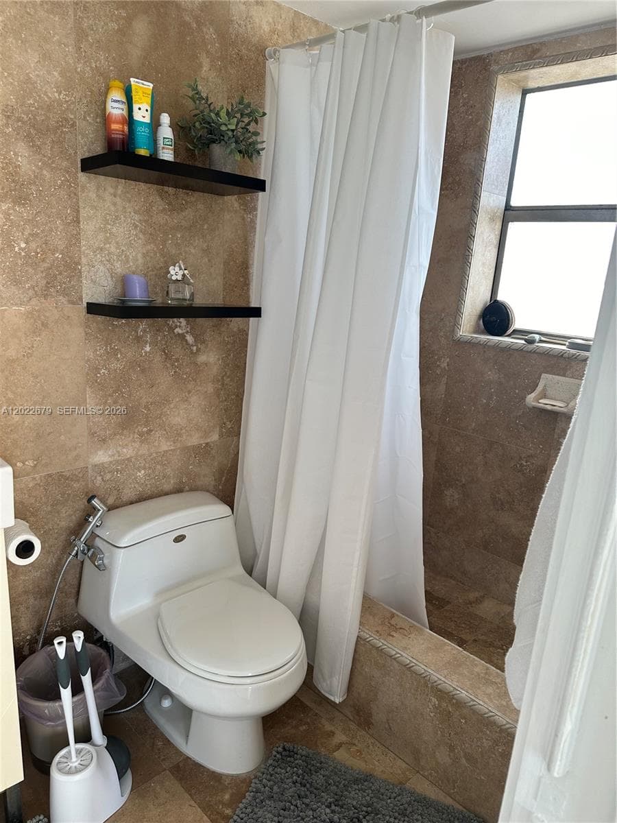 BAYVIEW TOWERS CONDO NORT · #B811 in North Miami - Photo 5