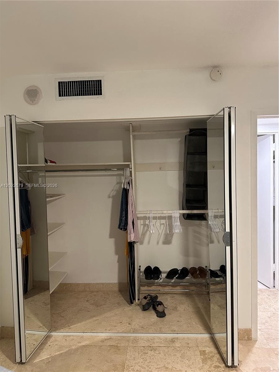 BAYVIEW TOWERS CONDO NORT · #B811 in North Miami - Photo 9