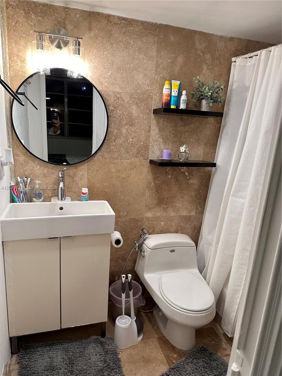 BAYVIEW TOWERS CONDO NORT · #B811 in North Miami - Photo 11