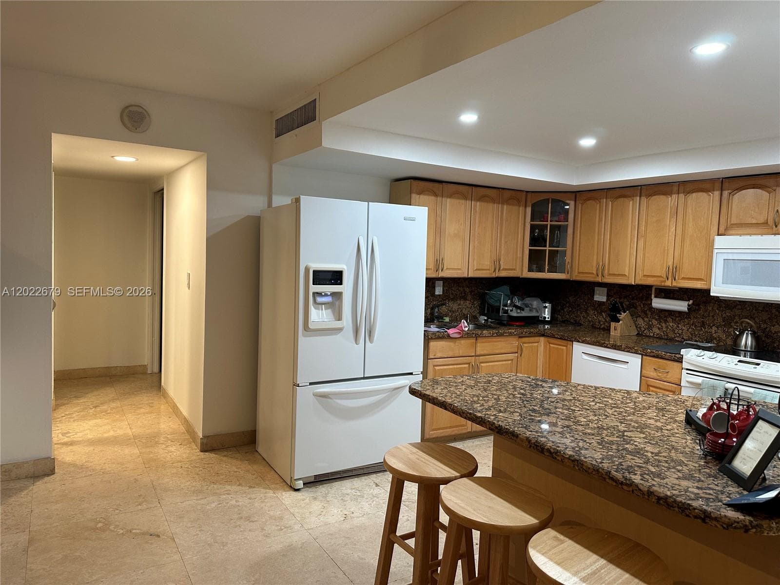 BAYVIEW TOWERS CONDO NORT · #B811 in North Miami - Photo 4