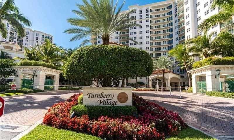 TURNBERRY VILLAGE CONDO · #601 in Aventura - Photo 12