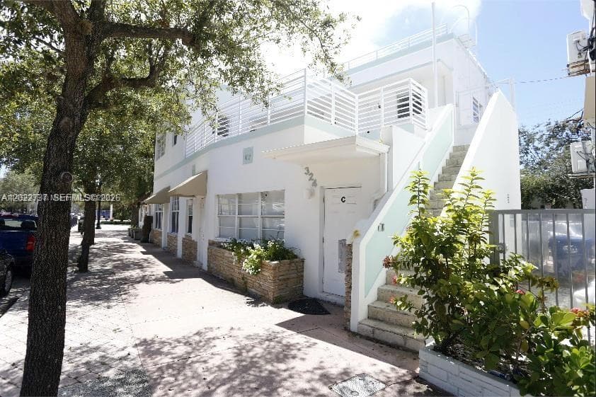 WASHINGTON POINTE CONDO · #D in Miami Beach - Photo 3