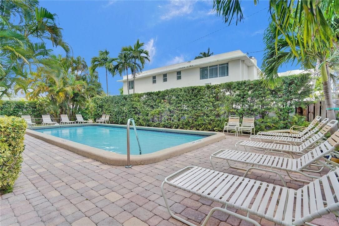 Community Pool of Leisure Sands