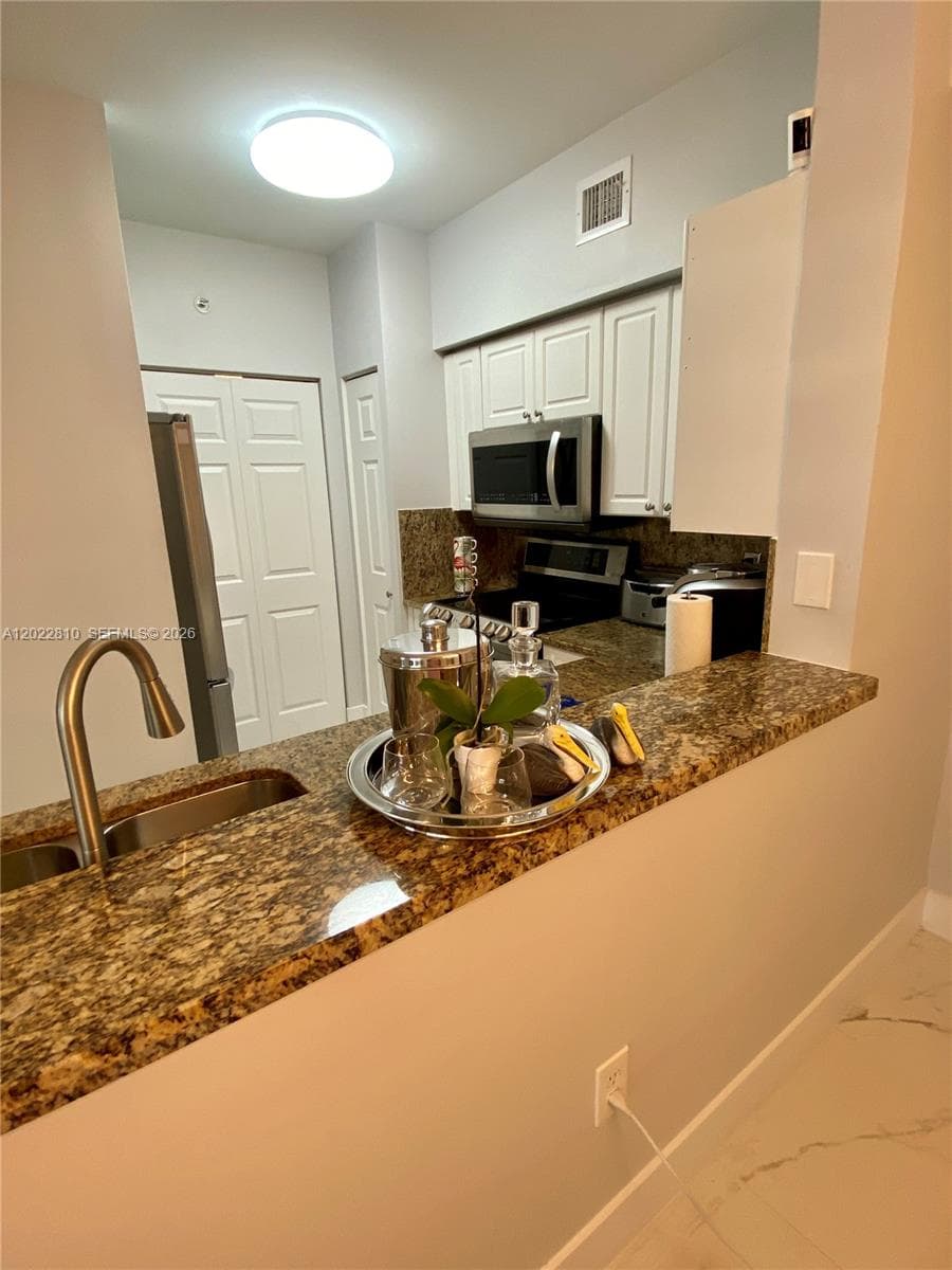 Porto Bellagio · #3609 in Sunny Isles Beach - Photo 9